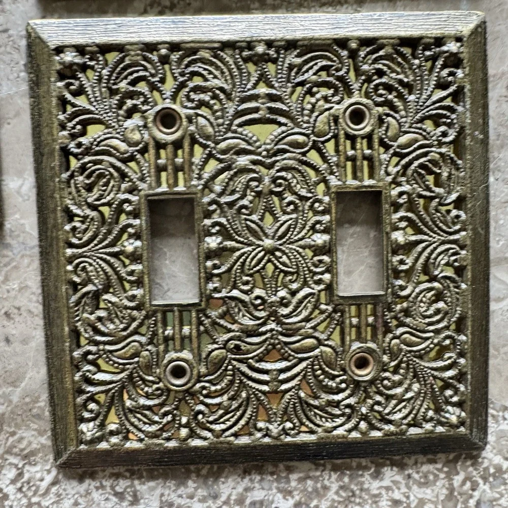 Ornate Filigree Switch Plate/Outlet Cover Lot Of  4 Hollywood Regency Gold Brass